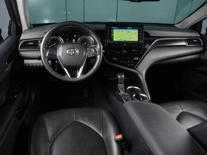 Седан Toyota Camry 2021 года, 3229000 рублей, Красный Пахарь