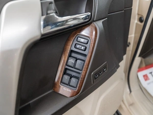 Внедорожник Toyota Land Cruiser Prado 2010 года, 2650000 рублей, Красноярск