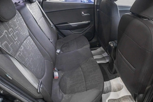 Седан Kia Rio 2013 года, 969000 рублей, Барнаул