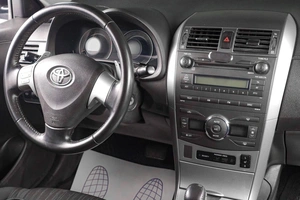 Седан Toyota Corolla 2008 года, 799000 рублей, Тюмень