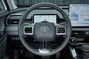 Внедорожник Toyota RAV4 2026 года, 4099000 рублей, Красноярск