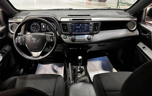 Внедорожник Toyota RAV4 2018 года, 2657000 рублей, Красноярск