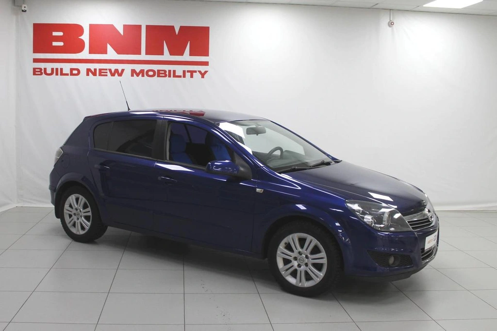 Хэтчбек Opel Astra 2008 года, 595000 рублей, Смоленск