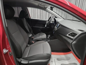 Седан Hyundai Solaris 2018 года, 1380000 рублей, Красноярск