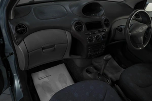 Хетчбэк Toyota Vitz 2001 года, 379000 рублей, Челябинск