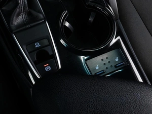 Седан Toyota Camry 2018 года, 2649000 рублей, Тюмень