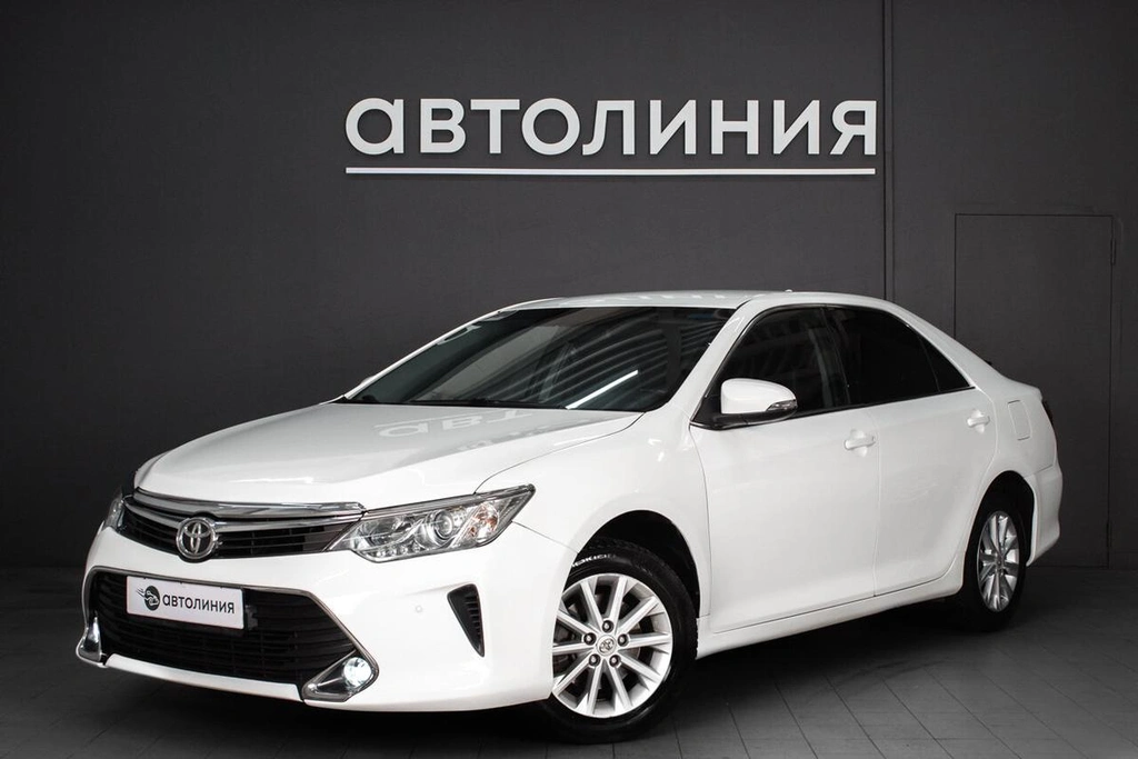Седан Toyota Camry 2017 года, 1599000 рублей, Красноярск