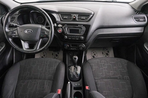Седан Kia Rio 2012 года, 1029000 рублей, Красноярск