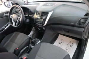 Хетчбэк Hyundai Solaris 2012 года, 739000 рублей, Омск
