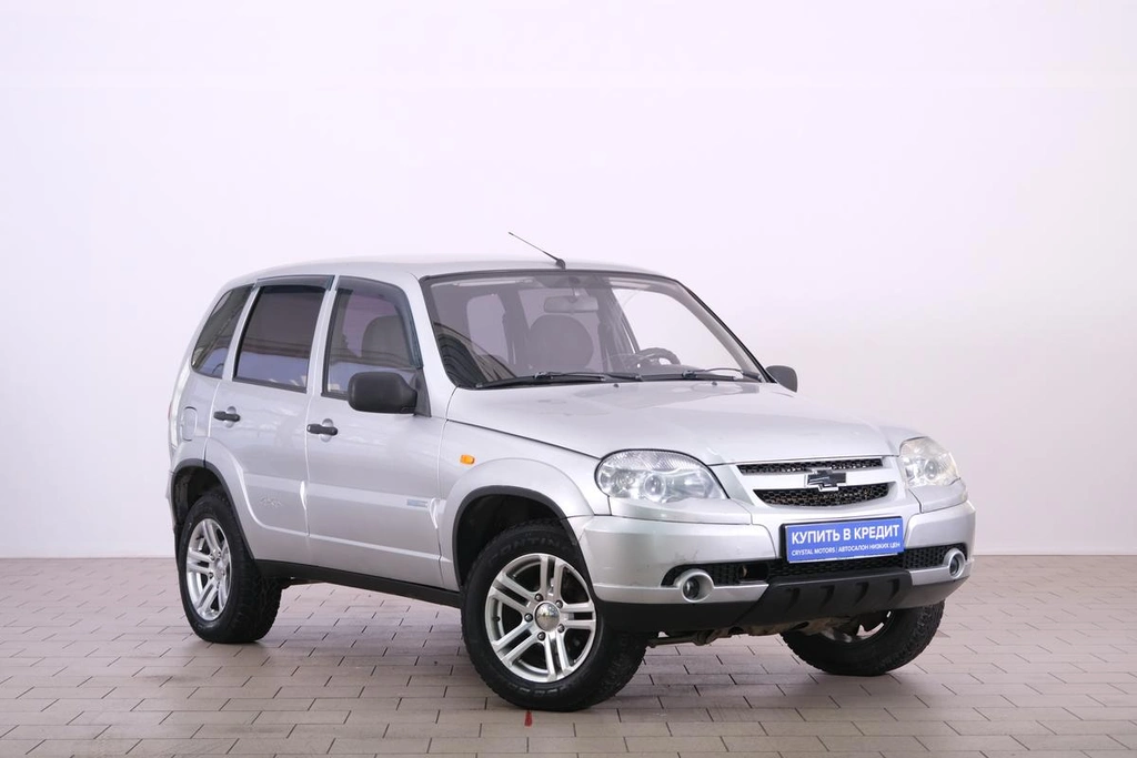Внедорожник Chevrolet Niva 2010 года, 469000 рублей, Омск