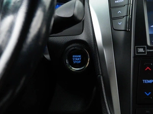 Седан Toyota Camry 2018 года, 2497434 рублей, Москва