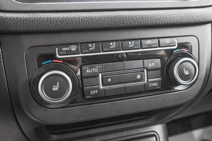 Внедорожник Volkswagen Tiguan 2012 года, 1189000 рублей, Барнаул