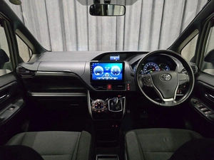 Минивэн Toyota Esquire 2015 года, 1675000 рублей, Красноярск