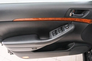 Седан Toyota Avensis 2008 года, 899000 рублей, Красноярск