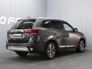 Внедорожник Mitsubishi Outlander 2021 года, 2780000 рублей, Омск