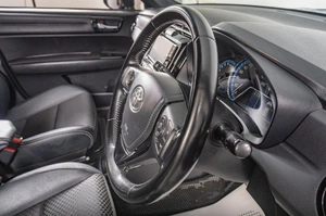 Универсал Toyota Corolla Fielder 2017 года, 1599000 рублей, Томск