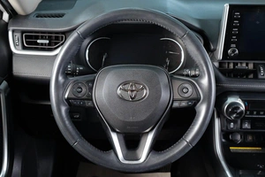 Внедорожник Toyota RAV4 2020 года, 4119000 рублей, Тюмень