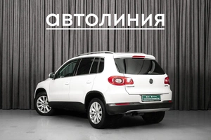 Внедорожник Volkswagen Tiguan 2009 года, 840000 рублей, Красноярск