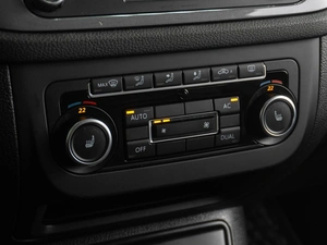 Внедорожник Volkswagen Tiguan 2012 года, 1199000 рублей, Тюмень