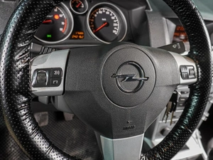 Универсал Opel Astra 2012 года, 699000 рублей, Воронеж