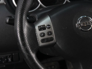 Хетчбэк Nissan Tiida 2011 года, 800000 рублей, Омск