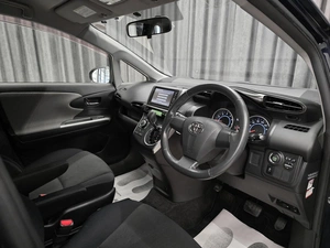 Минивэн Toyota Wish 2012 года, 1360000 рублей, Красноярск