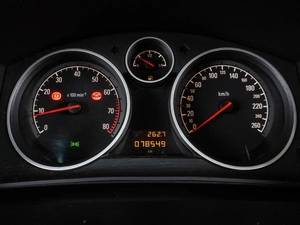 Седан Opel Astra 2012 года, 849000 рублей, Воронеж