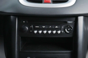 Хетчбэк Peugeot 207 2010 года, 399000 рублей, Челябинск