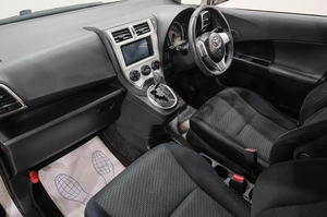Хетчбэк Toyota Ractis 2012 года, 849000 рублей, Новокузнецк