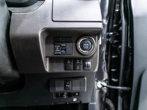 Минивэн Toyota Roomy 2021 года, 990000 рублей, Красноярск