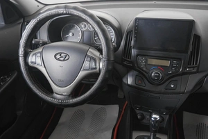 Хетчбэк Hyundai i30 2009 года, 749000 рублей, Кемерово