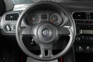 Седан Volkswagen Polo 2011 года, 699000 рублей, Тюмень