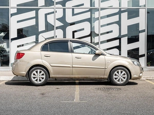 Седан Kia Rio 2011 года, 500000 рублей, Краснодар
