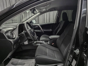 Внедорожник Toyota RAV4 2018 года, 2319000 рублей, Красноярск