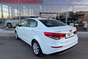 Седан Kia Rio 2016 года, 980000 рублей, Солонцы