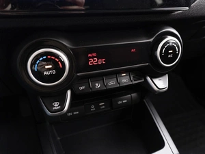 Хетчбэк Kia Rio X-Line 2018 года, 1429000 рублей, Саратов
