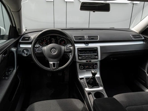 Седан Volkswagen Passat 2011 года, 825000 рублей, Краснодар