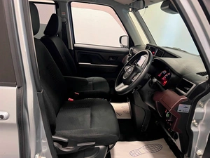 Хетчбэк Toyota Tank 2019 года, 999000 рублей, Красноярск