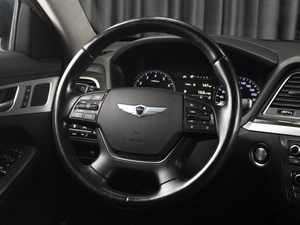 Седан Hyundai Genesis 2016 года, 2099000 рублей, Тюмень
