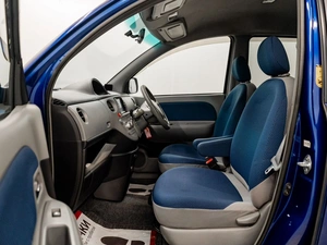 Минивэн Toyota Sienta 2004 года, 600000 рублей, Красноярск