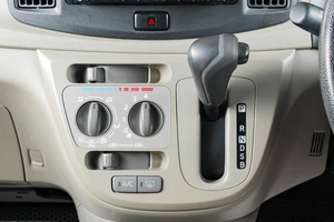 Хетчбэк Daihatsu Mira e:S 2015 года, 749000 рублей, Тюмень