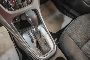 Хетчбэк Opel Astra GTC 2013 года, 1129000 рублей, Челябинск