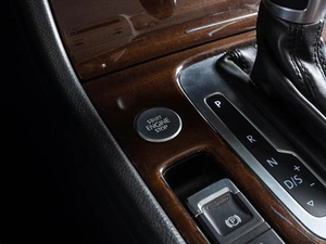 Внедорожник Volkswagen Touareg 2015 года, 3355000 рублей, Волгоград