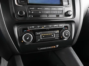 Седан Volkswagen Jetta 2012 года, 1249000 рублей, Ростов-на-Дону