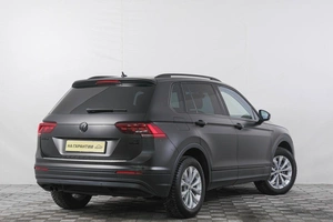 Внедорожник Volkswagen Tiguan 2018 года, 2459000 рублей, Кемерово