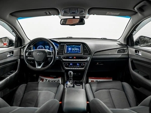 Седан Hyundai Sonata 2017 года, 1700000 рублей, Красноярск