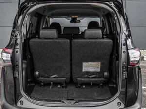 Минивэн Toyota Sienta 2018 года, 1829000 рублей, Кирилловка