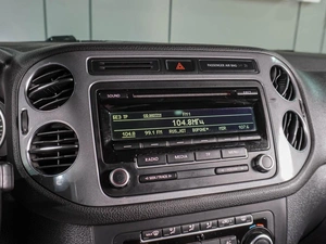 Внедорожник Volkswagen Tiguan 2012 года, 1249000 рублей, Воронеж