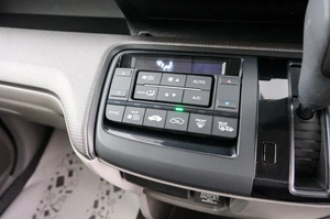Минивэн Honda Stepwgn 2017 года, 1679000 рублей, Красноярск