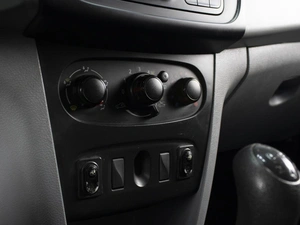 Хетчбэк Renault Sandero 2015 года, 710000 рублей, Омск